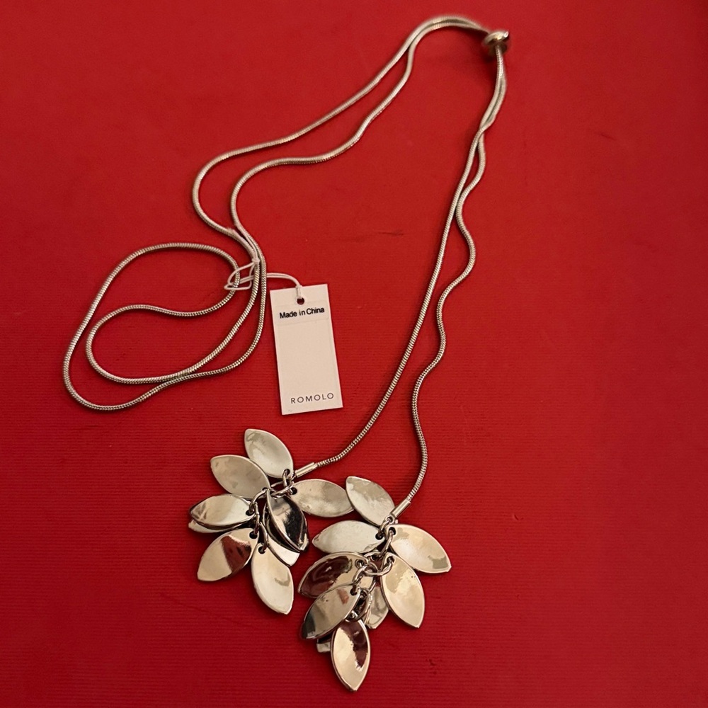 Romolo Silver Tone Bolo Lariat Leaf Cluster Necklace